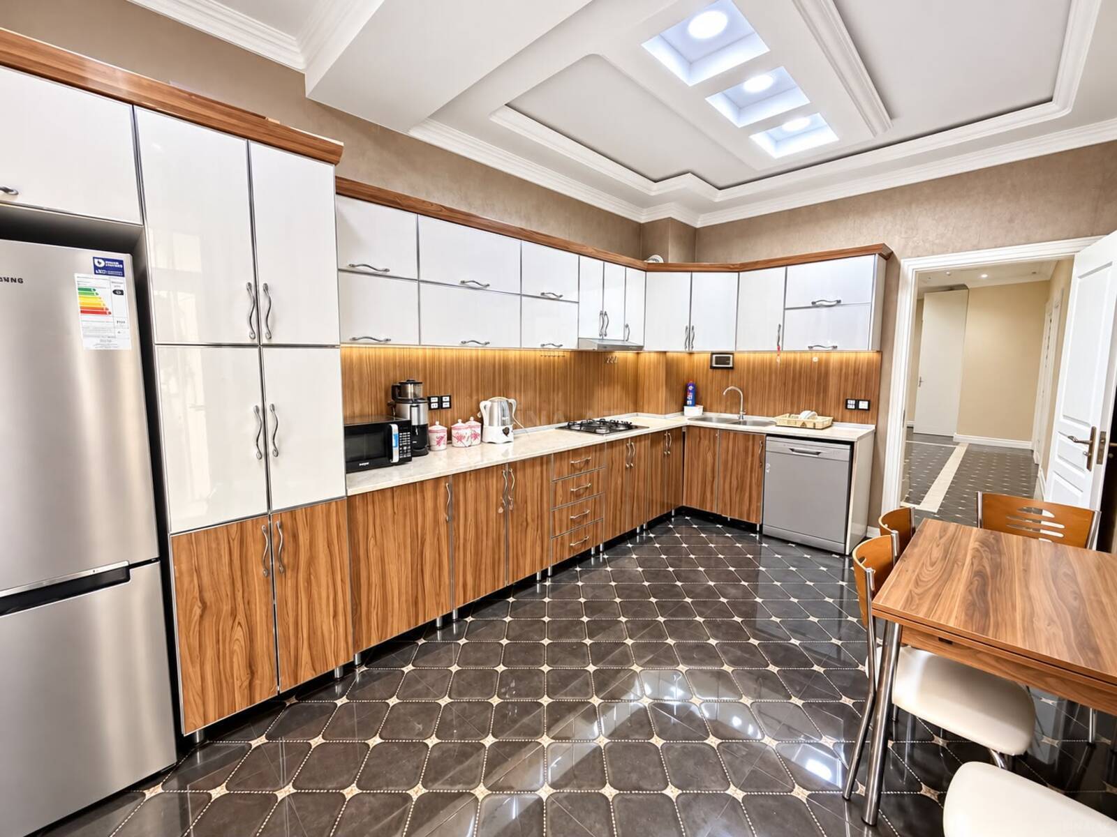3 otaqlı yeni tikili 140 m², 8 Noyabr m. - şəkil 3