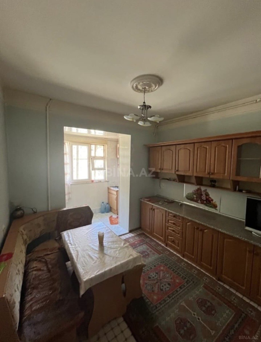 4 otaqlı köhnə tikili 105 m², Azadlıq Prospekti m.