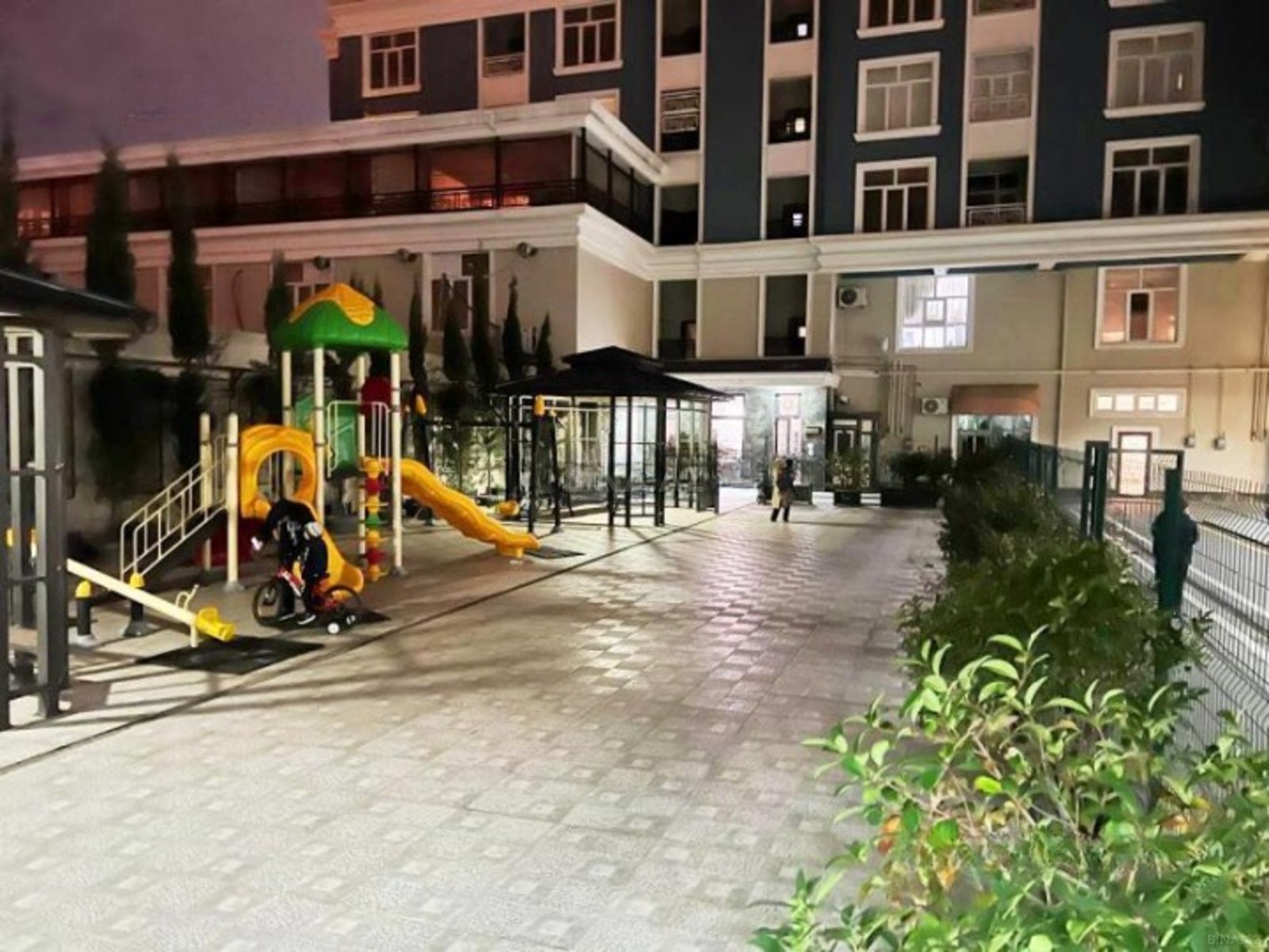 2 otaqlı yeni tikili 80 m², Nəsimi r.