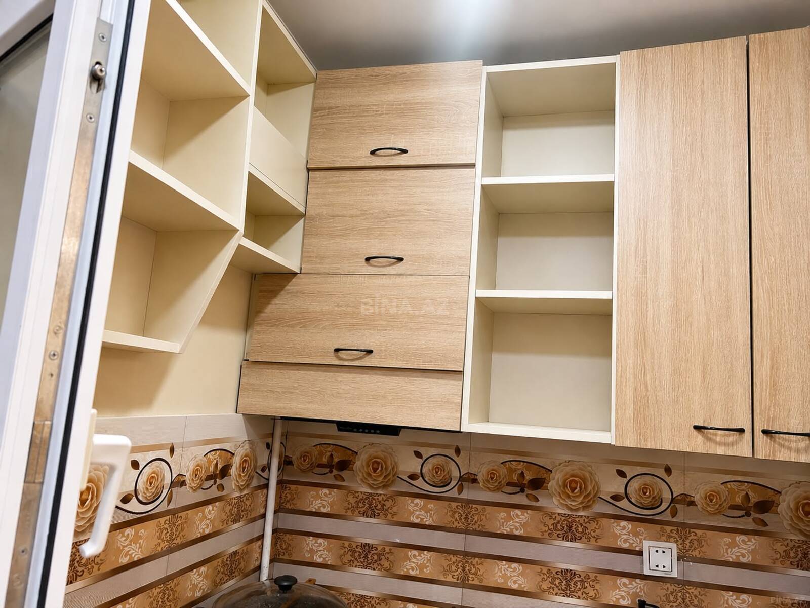 Satılır 2 otaqlı köhnə tikili 50 m², İnşaatçılar m. - şəkil 3