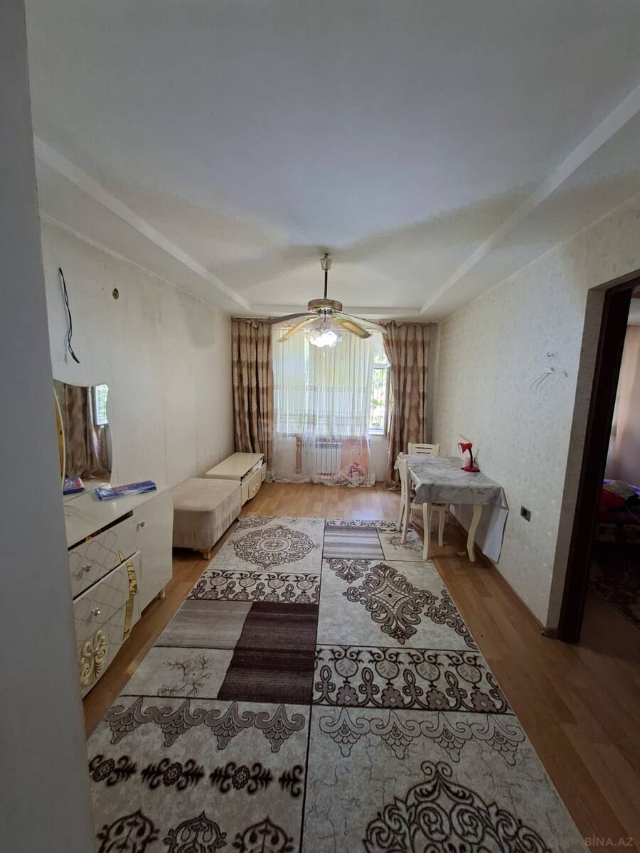 3 otaqlı köhnə tikili 50 m², Elmlər Akademiyası m.