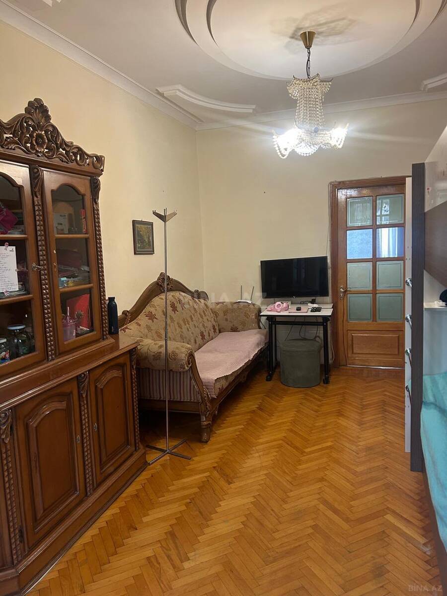 2 otaqlı köhnə tikili 50 m², Gənclik m. - əsas şəkil
