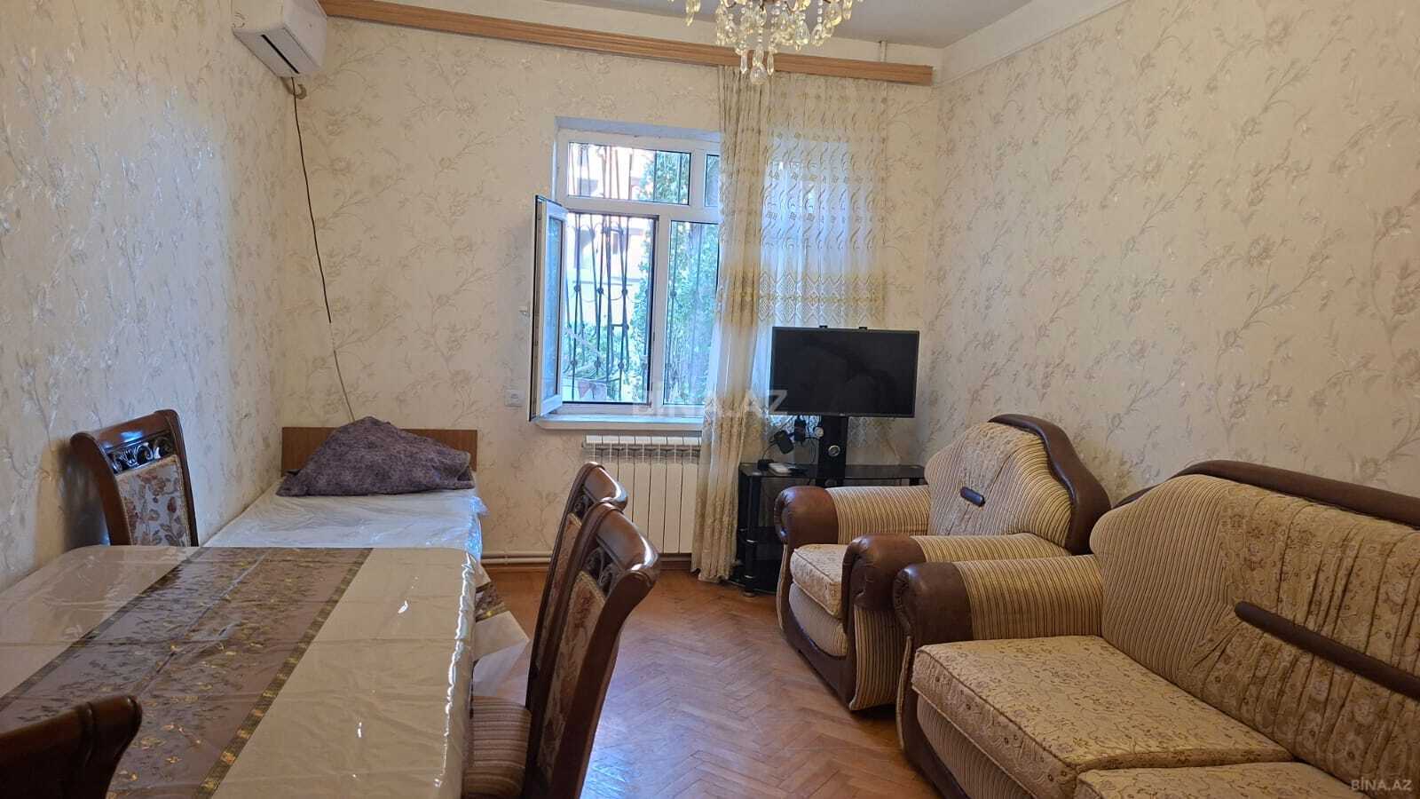 2 otaqlı köhnə tikili 60 m², Yeni Günəşli q.