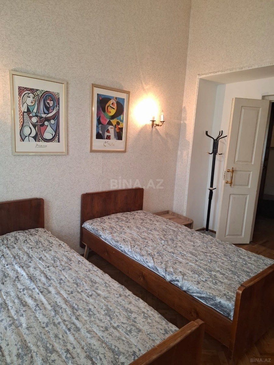 3 otaqlı köhnə tikili 116 m², Sahil m. - əsas şəkil
