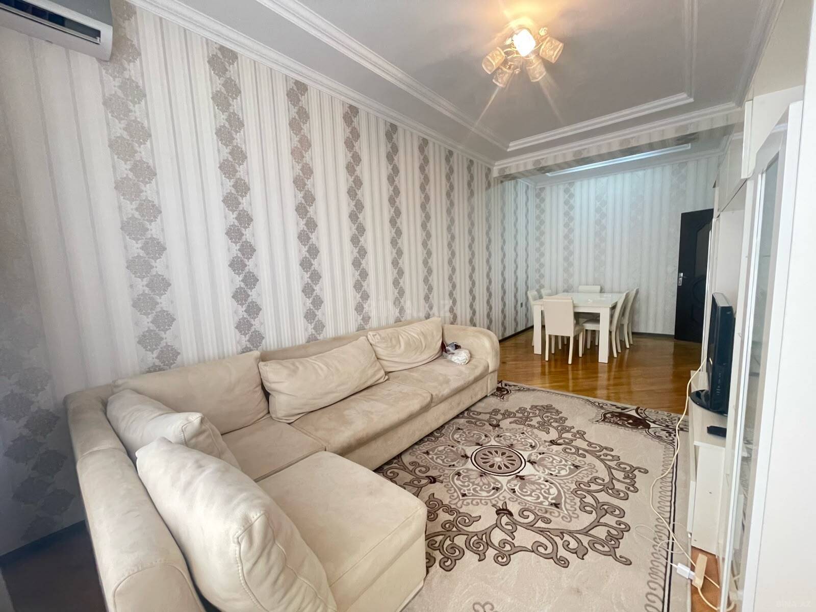 2 otaqlı yeni tikili 90 m², İnşaatçılar m.