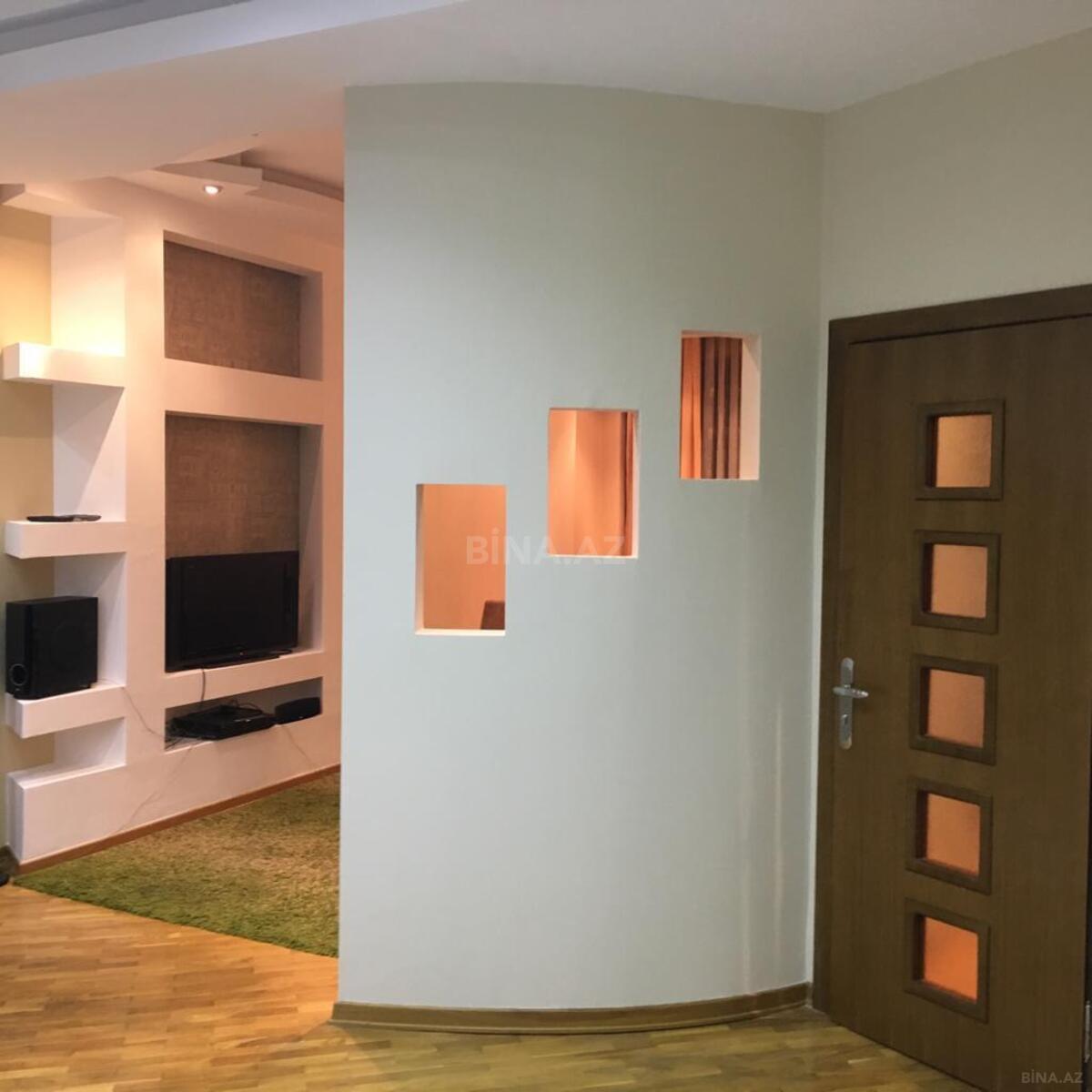 2 otaqlı yeni tikili 65 m², 28 May m.