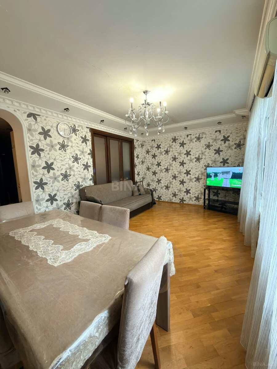 2 otaqlı köhnə tikili 45 m², Elmlər Akademiyası m.