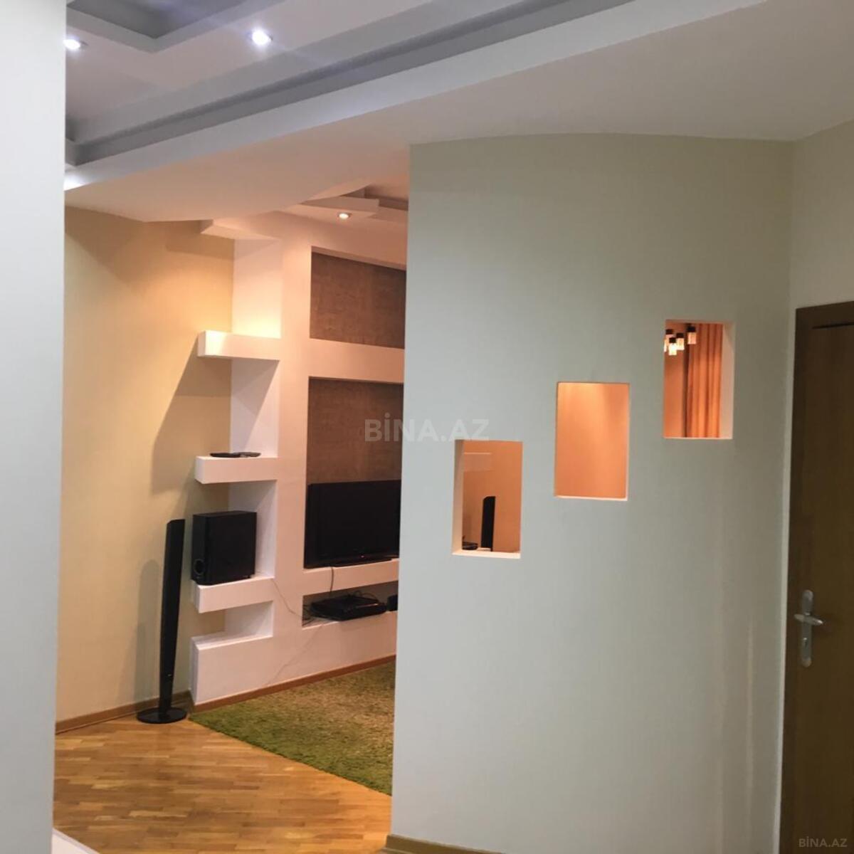 2 otaqlı yeni tikili 65 m², 28 May m.