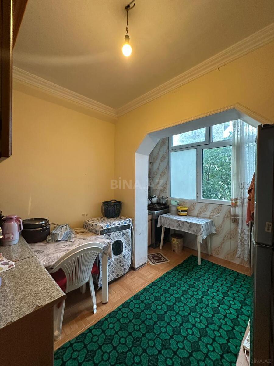 Satılır 2 otaqlı köhnə tikili 65 m², Xətai r. - əsas şəkil