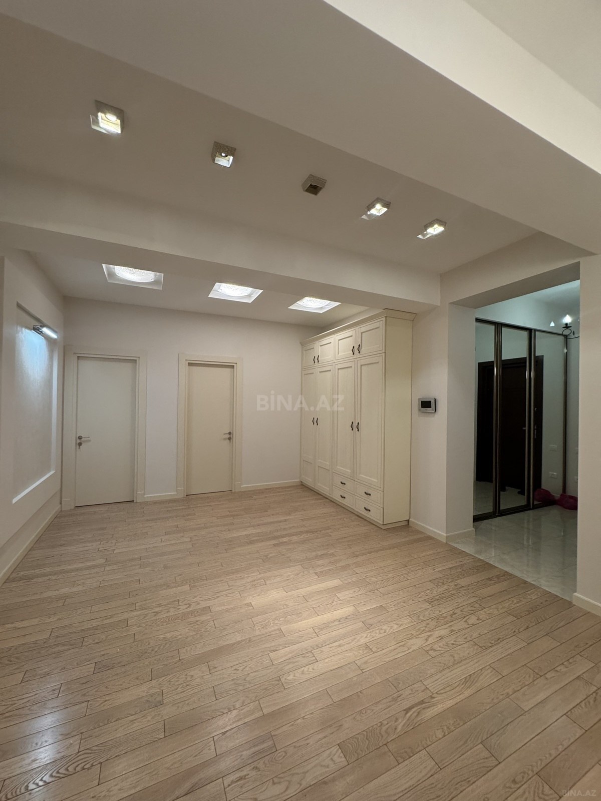 4 otaqlı yeni tikili 200 m², İnşaatçılar m. - şəkil 2