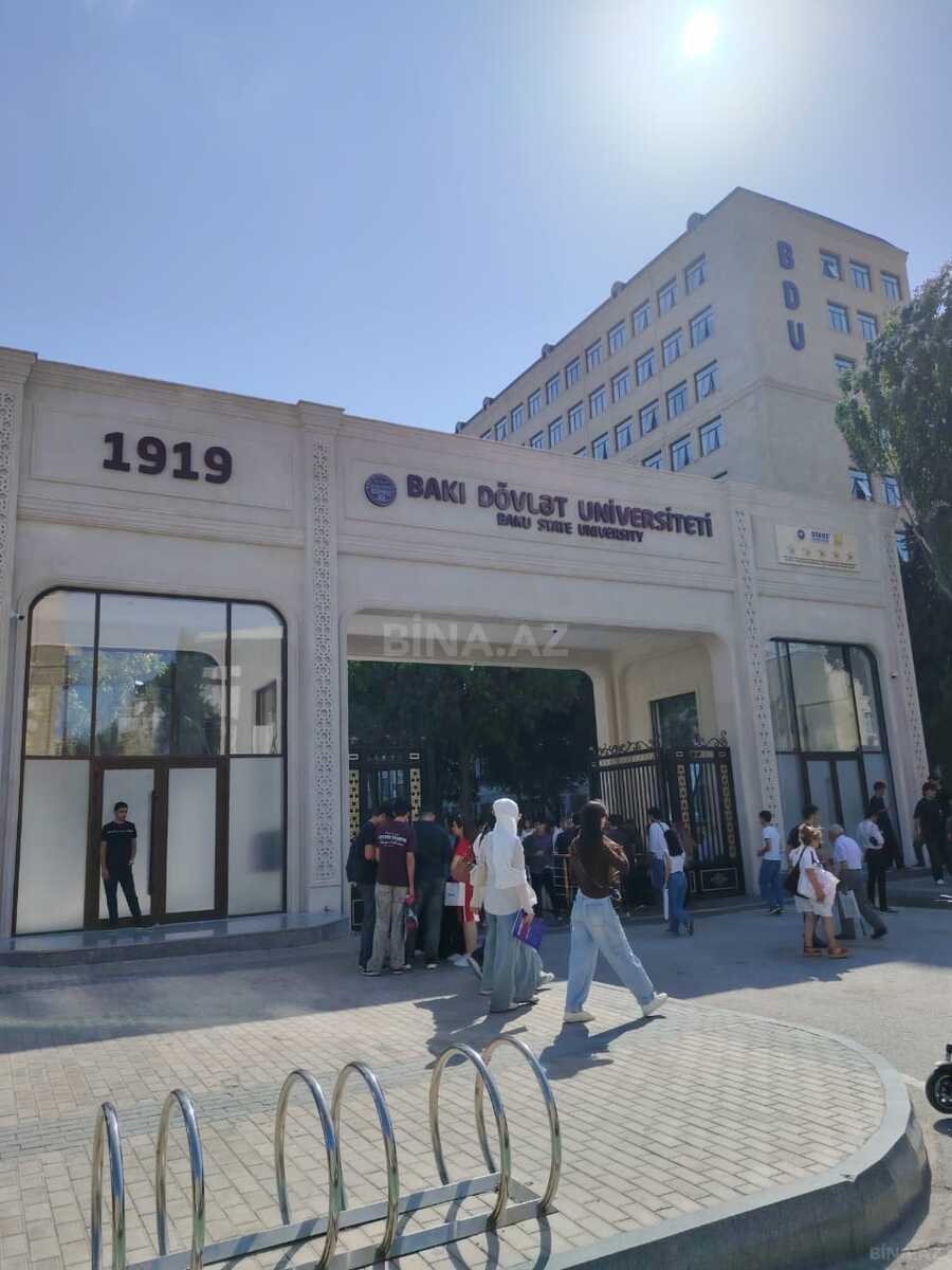 2 otaqlı köhnə tikili 44 m², Elmlər Akademiyası m. - əsas şəkil