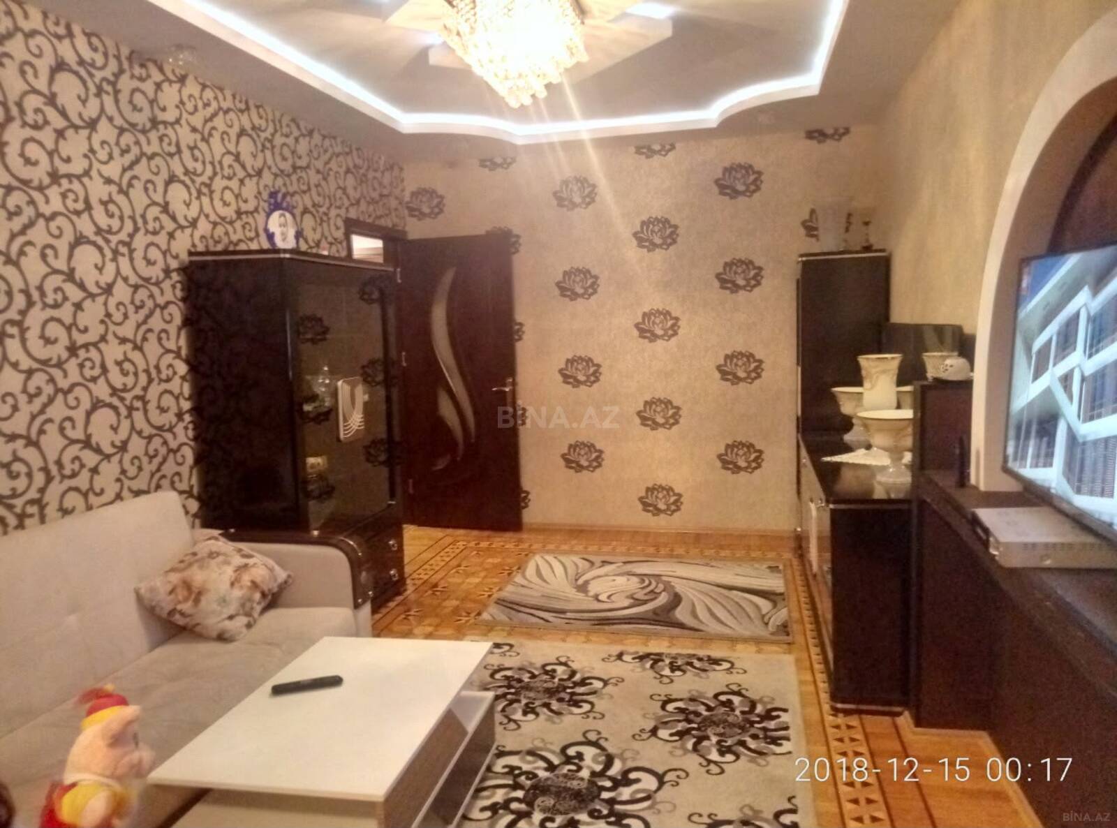 3 otaqlı köhnə tikili 95 m², Azadlıq Prospekti m.