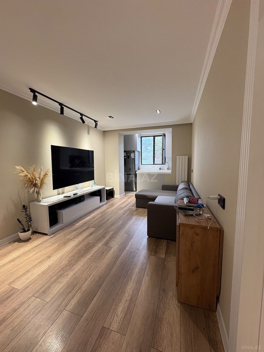 2 otaqlı köhnə tikili 55 m², Neftçilər m. - əsas şəkil