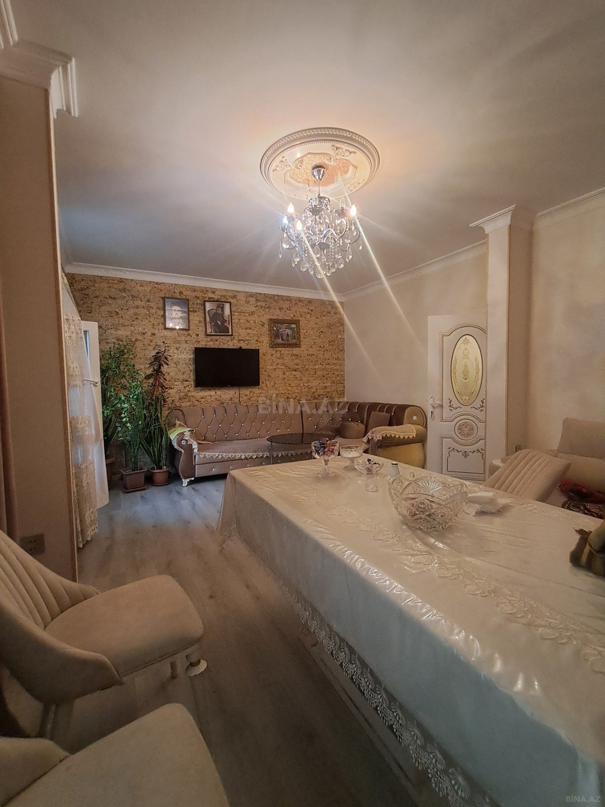 5 otaqlı köhnə tikili 110 m², Yeni Yasamal q. - əsas şəkil