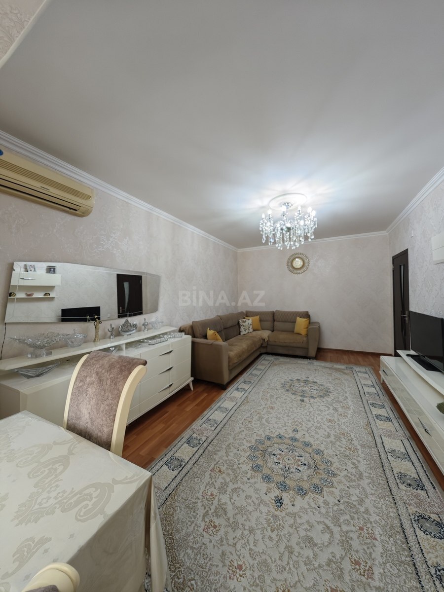 Satılır 3 otaqlı köhnə tikili 70 m², Bakıxanov q.