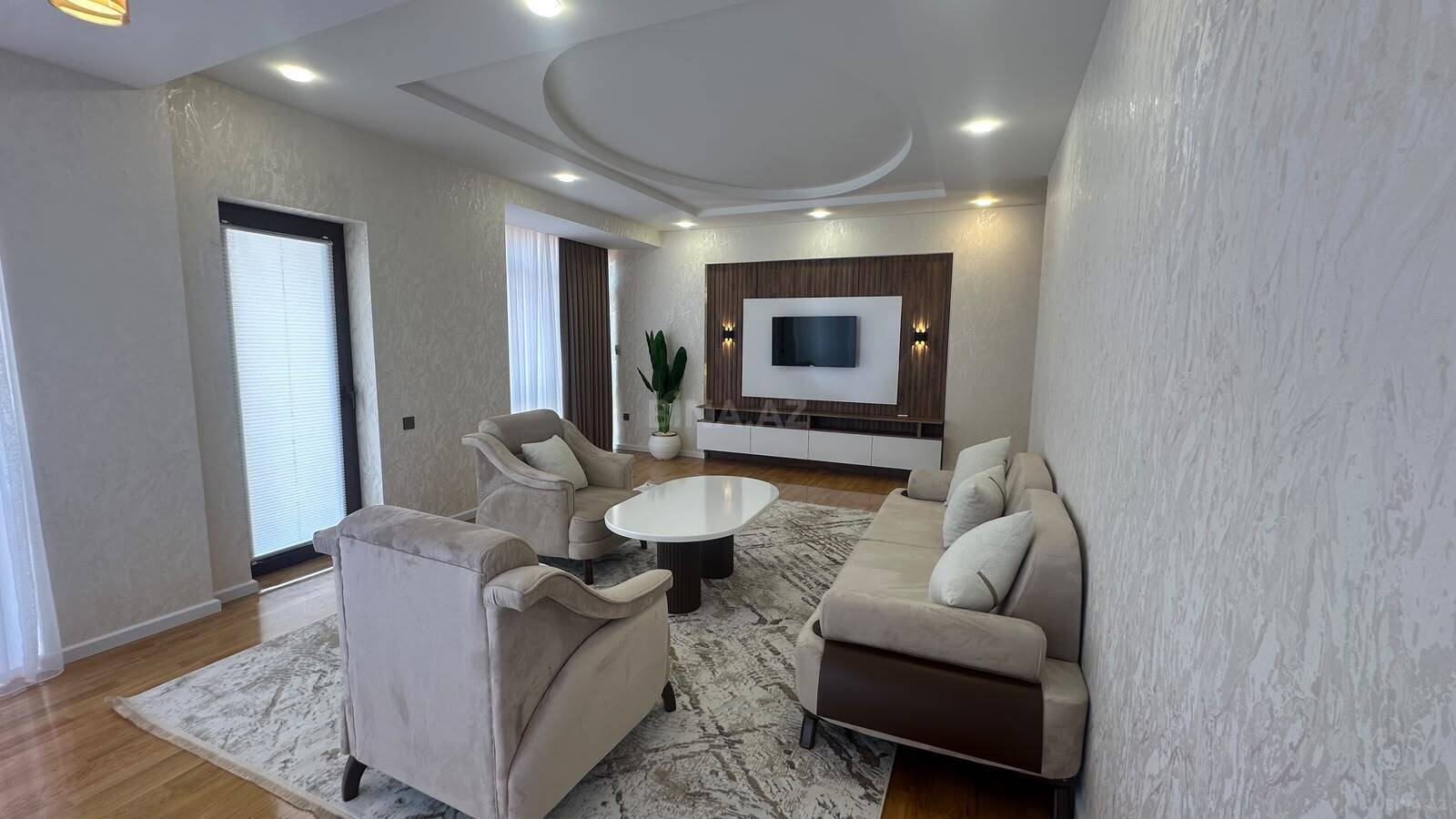 4 otaqlı yeni tikili 170 m², İçəri Şəhər m.
