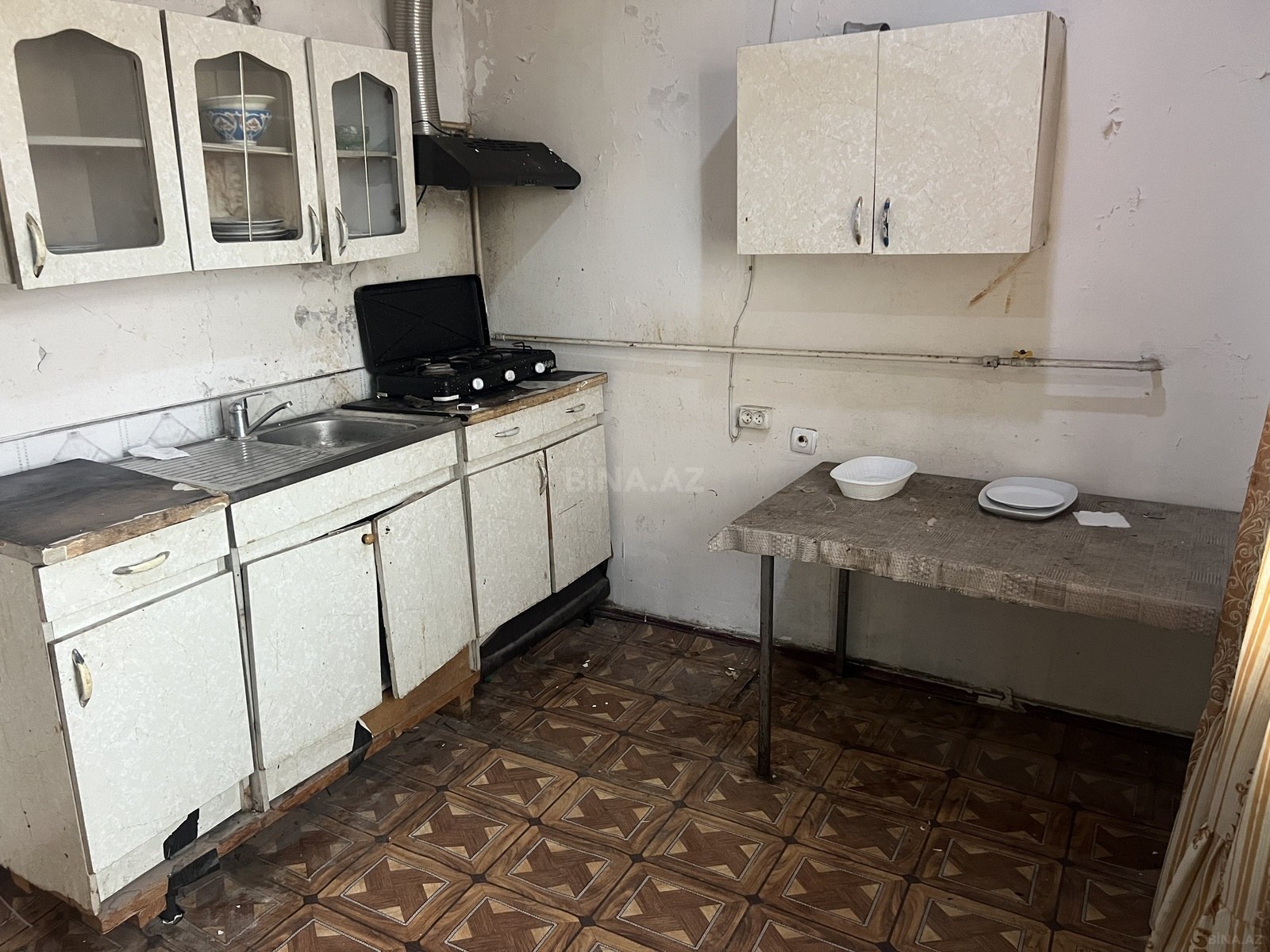 3 otaqlı köhnə tikili 70 m², Yeni Günəşli q. - əsas şəkil