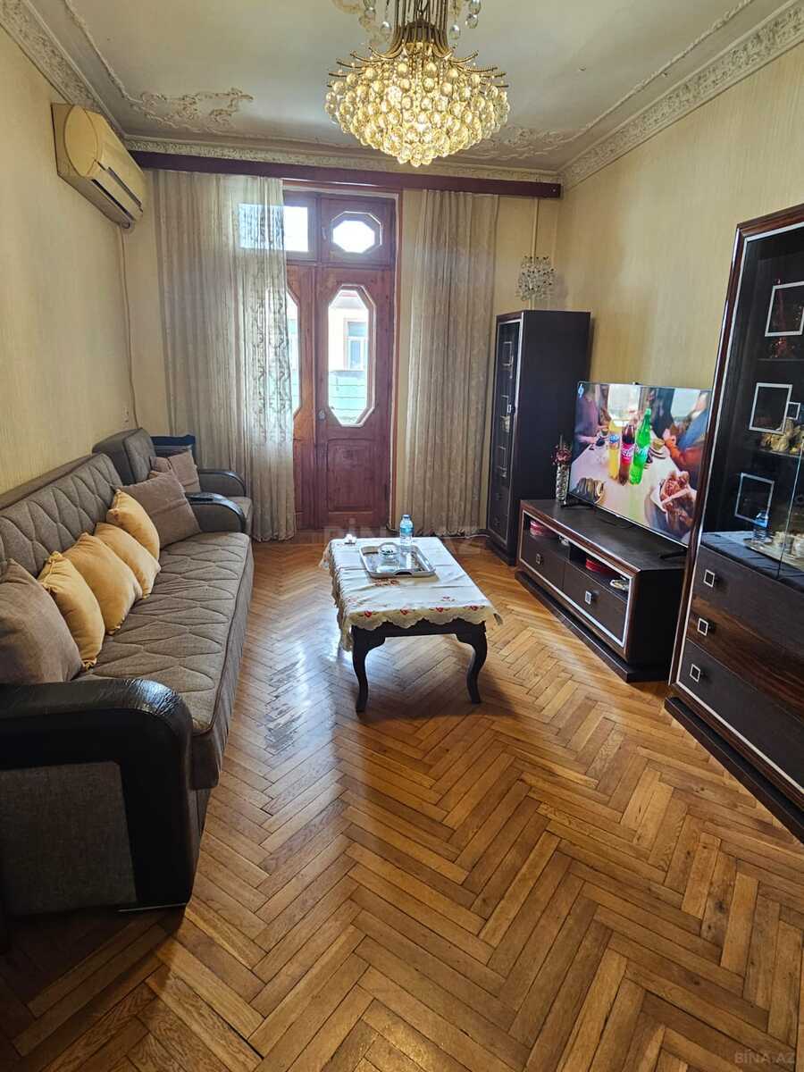3 otaqlı köhnə tikili 70 m², 28 May m. - əsas şəkil