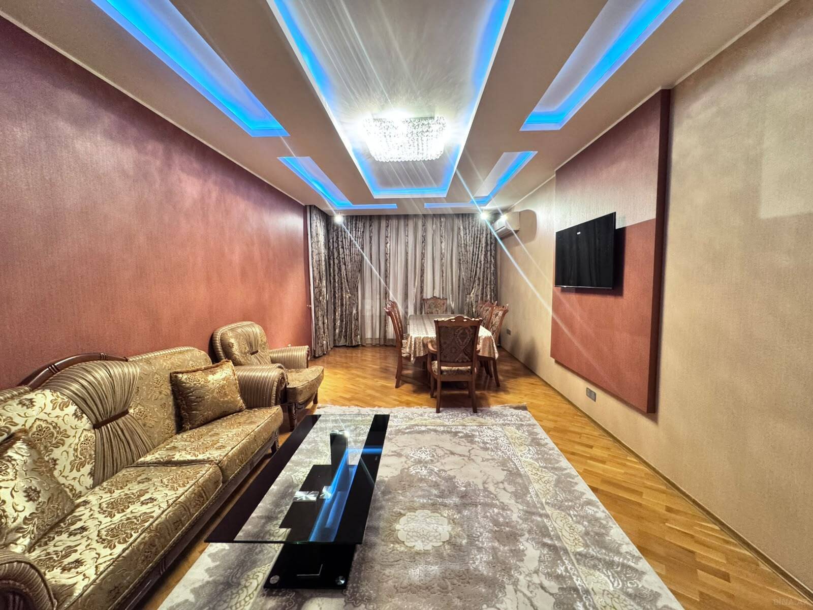 3 otaqlı yeni tikili 105 m², İnşaatçılar m.