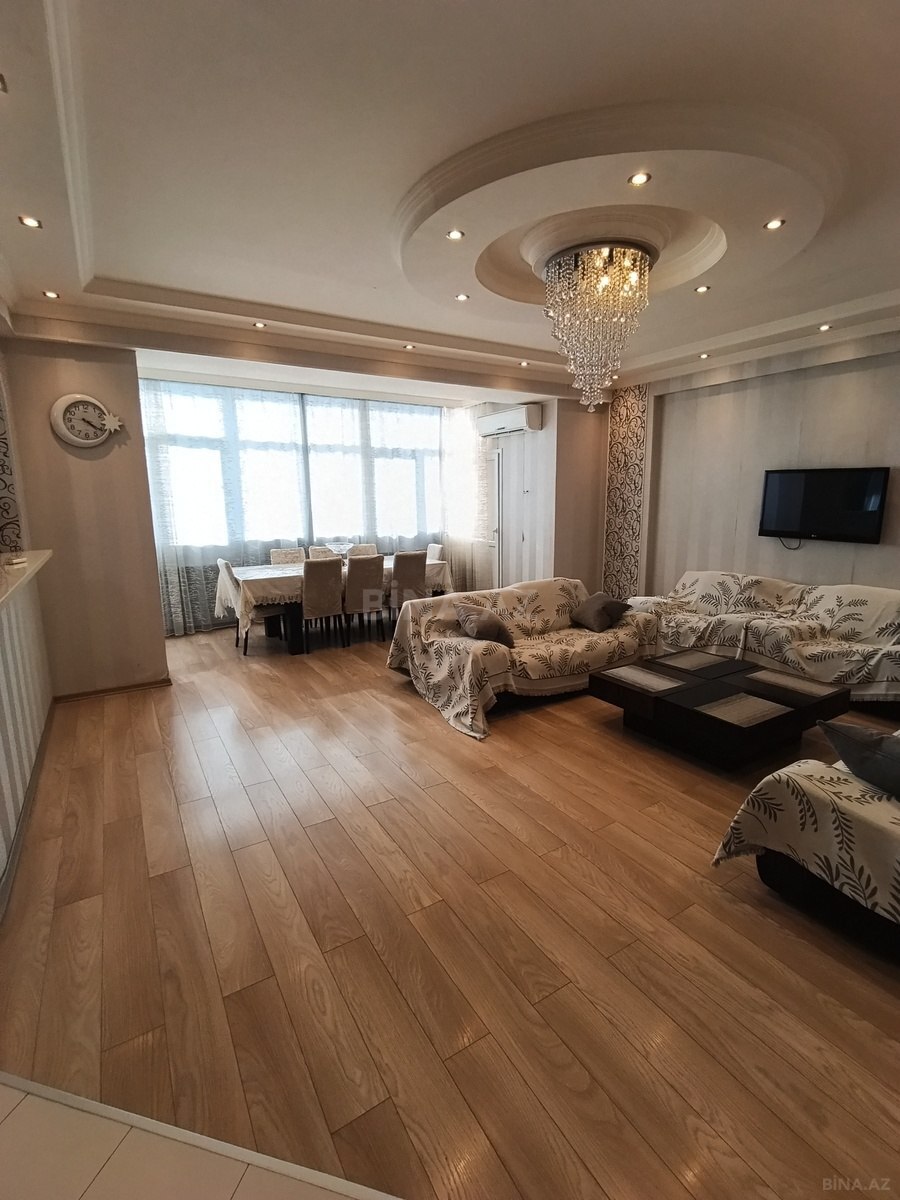 3 otaqlı yeni tikili 115 m², İnşaatçılar m.