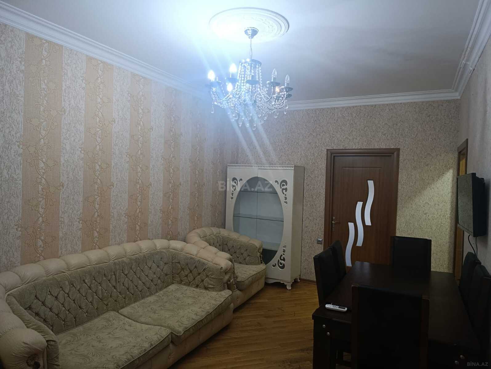 2 otaqlı köhnə tikili 65 m², Memar Əcəmi m.
