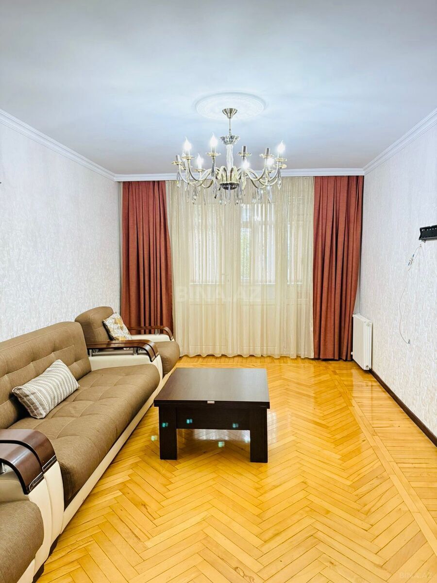 3 otaqlı köhnə tikili 75 m², Elmlər Akademiyası m. - əsas şəkil