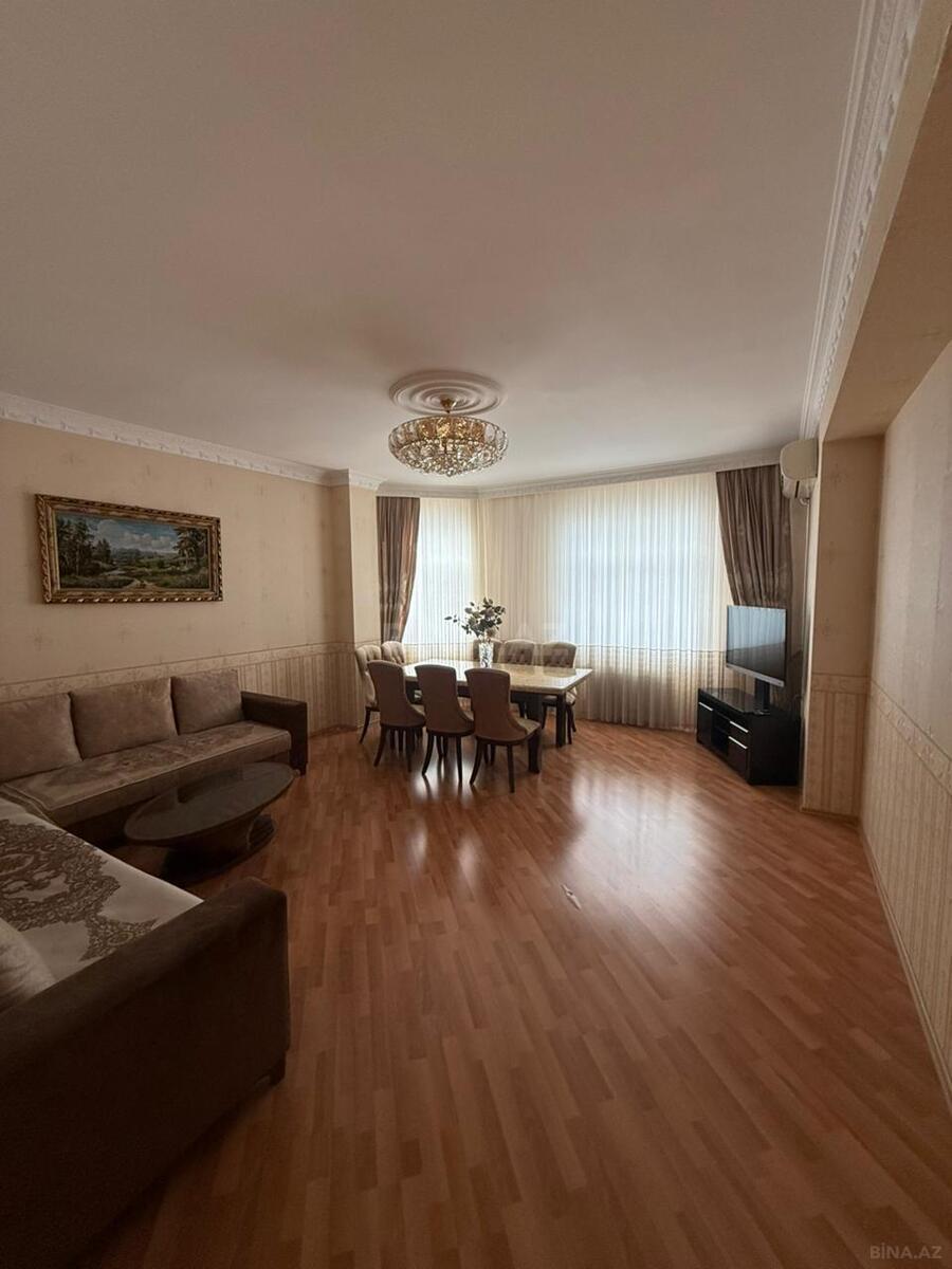 3 otaqlı yeni tikili 130 m², Əhmədli m.
