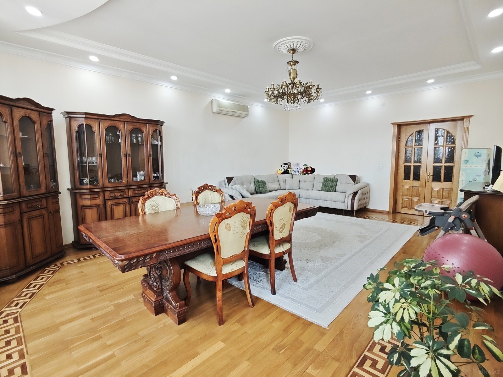 3 otaqlı yeni tikili 140 m², 8-ci mikrorayon q. - əsas şəkil