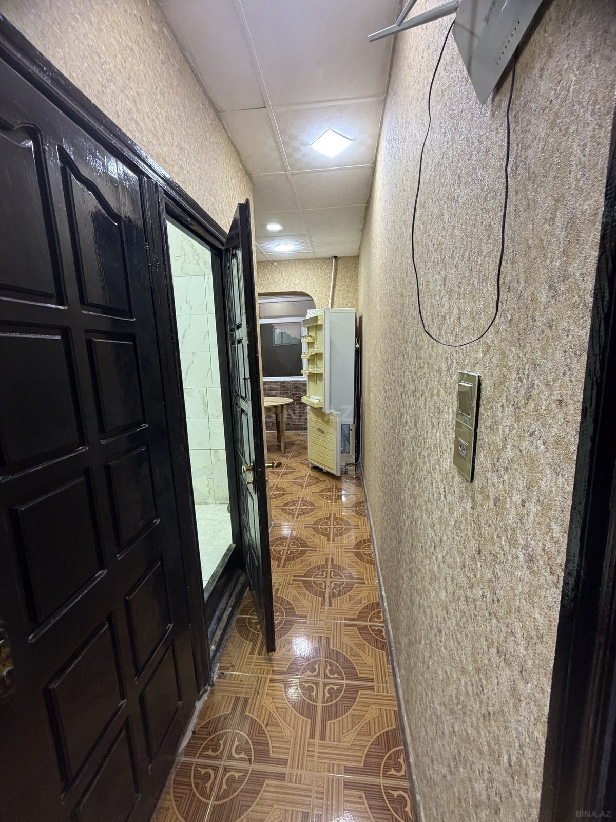 Satılır 3 otaqlı köhnə tikili 75 m², Bakıxanov q. - əsas şəkil