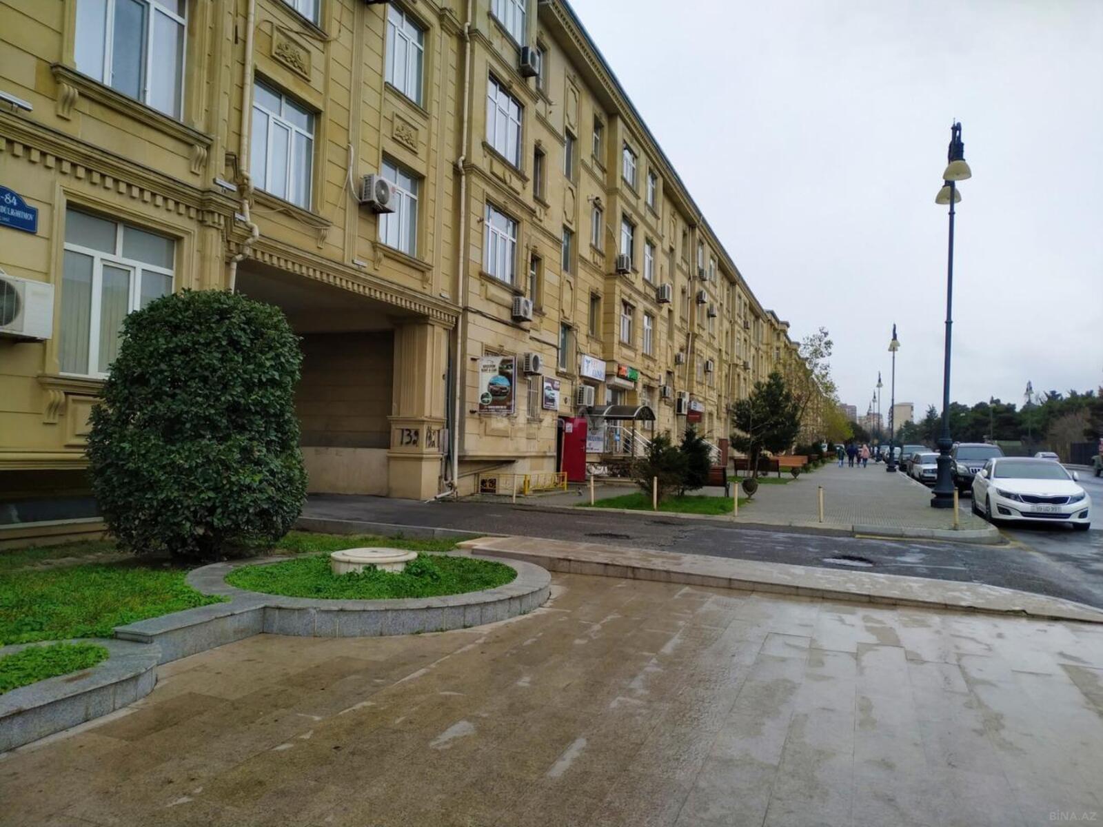 2 otaqlı köhnə tikili 55 m², Gənclik m.