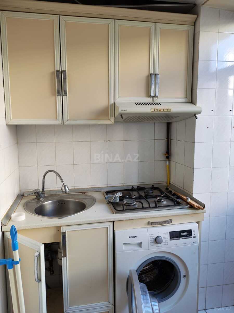2 otaqlı köhnə tikili 60 m², Yeni Günəşli q. - şəkil 3