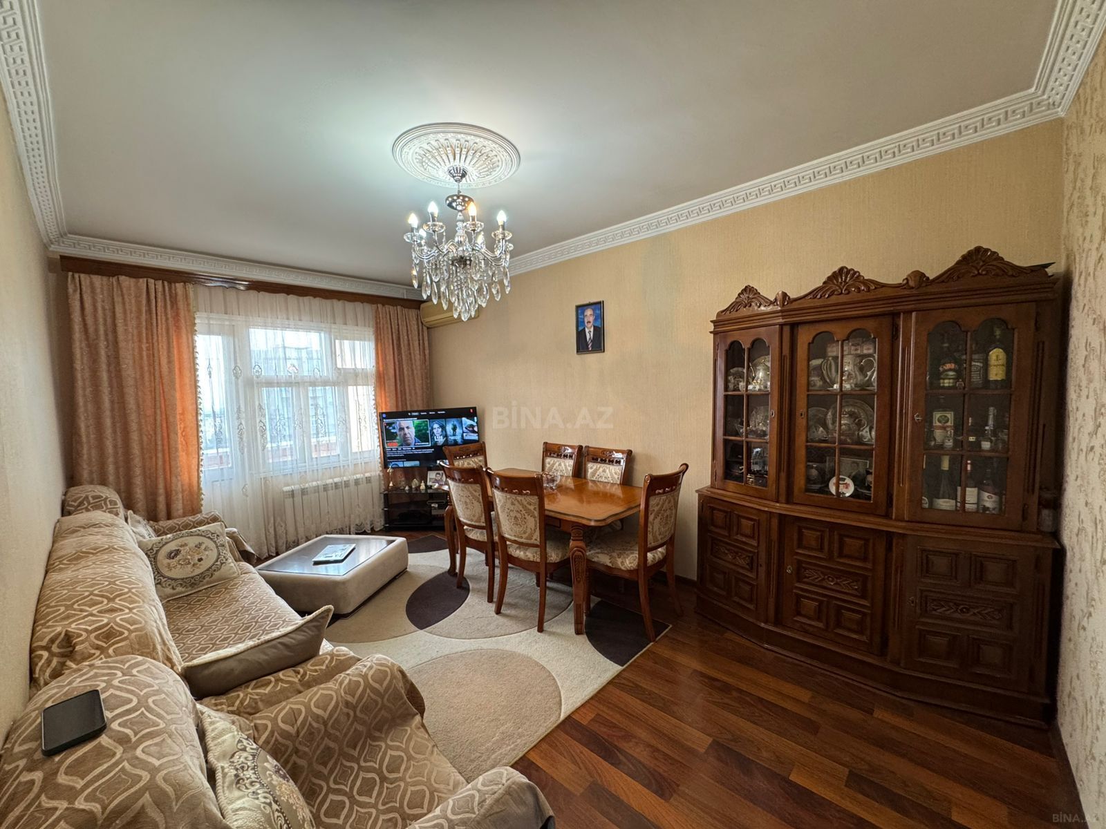 Satılır 3 otaqlı köhnə tikili 90 m², Qara Qarayev m.