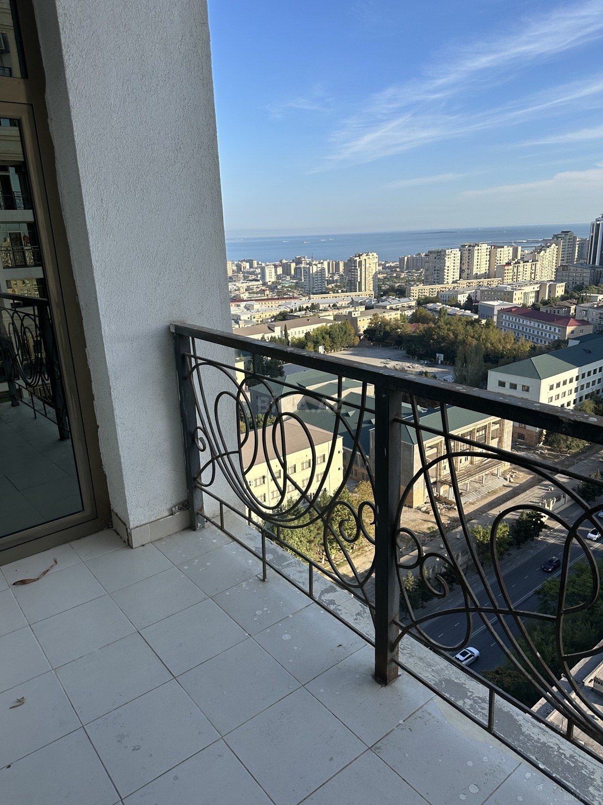 2 otaqlı yeni tikili 96 m², Elmlər Akademiyası m.