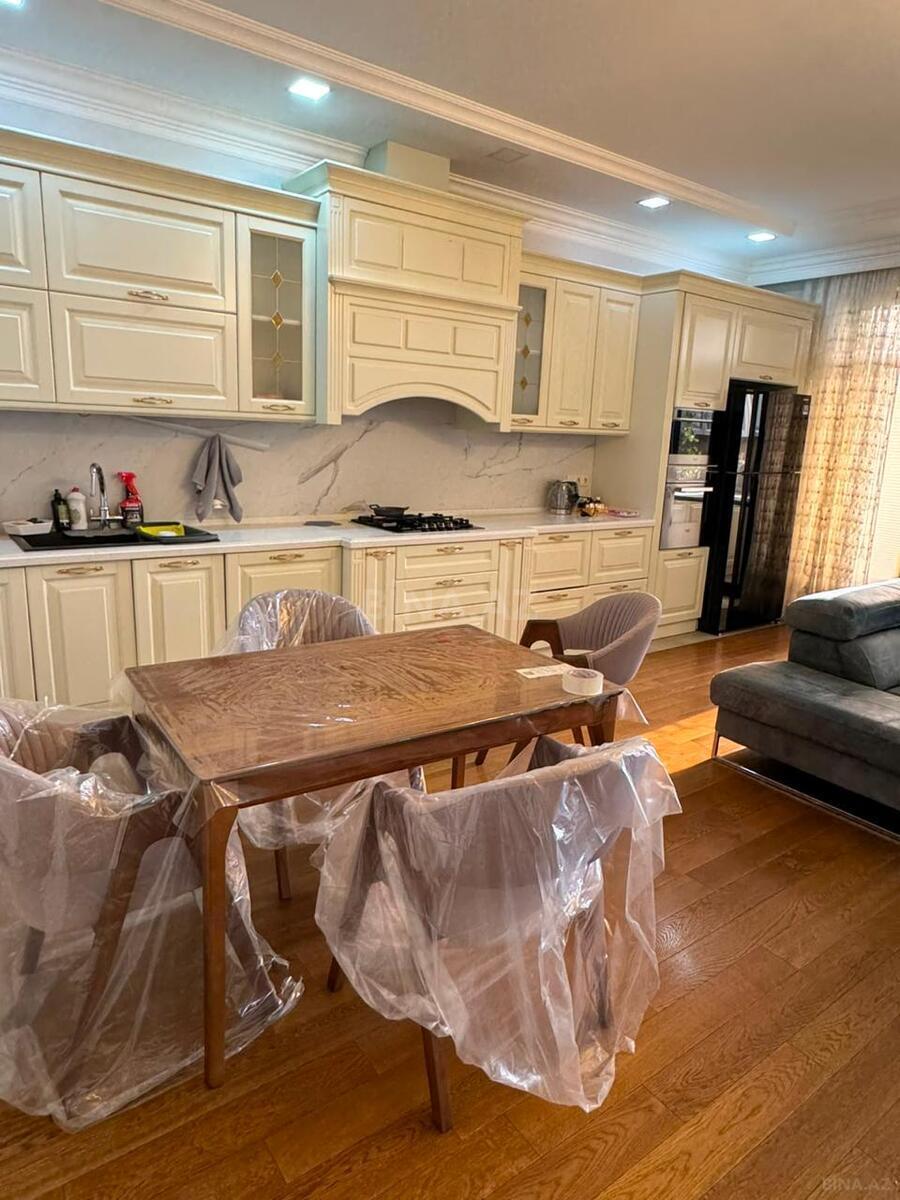 2 otaqlı yeni tikili 115 m², 8 Noyabr m.