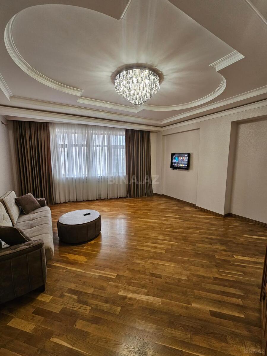 2 otaqlı yeni tikili 80 m², İnşaatçılar m.