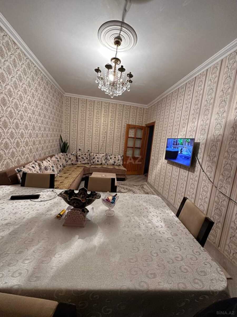 2 otaqlı köhnə tikili 70 m², Gənclik m.