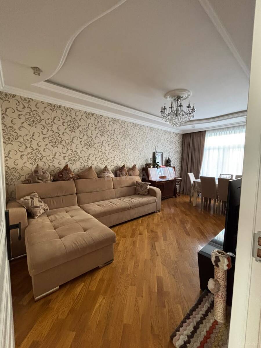 2 otaqlı köhnə tikili 75 m², Əhmədli m.