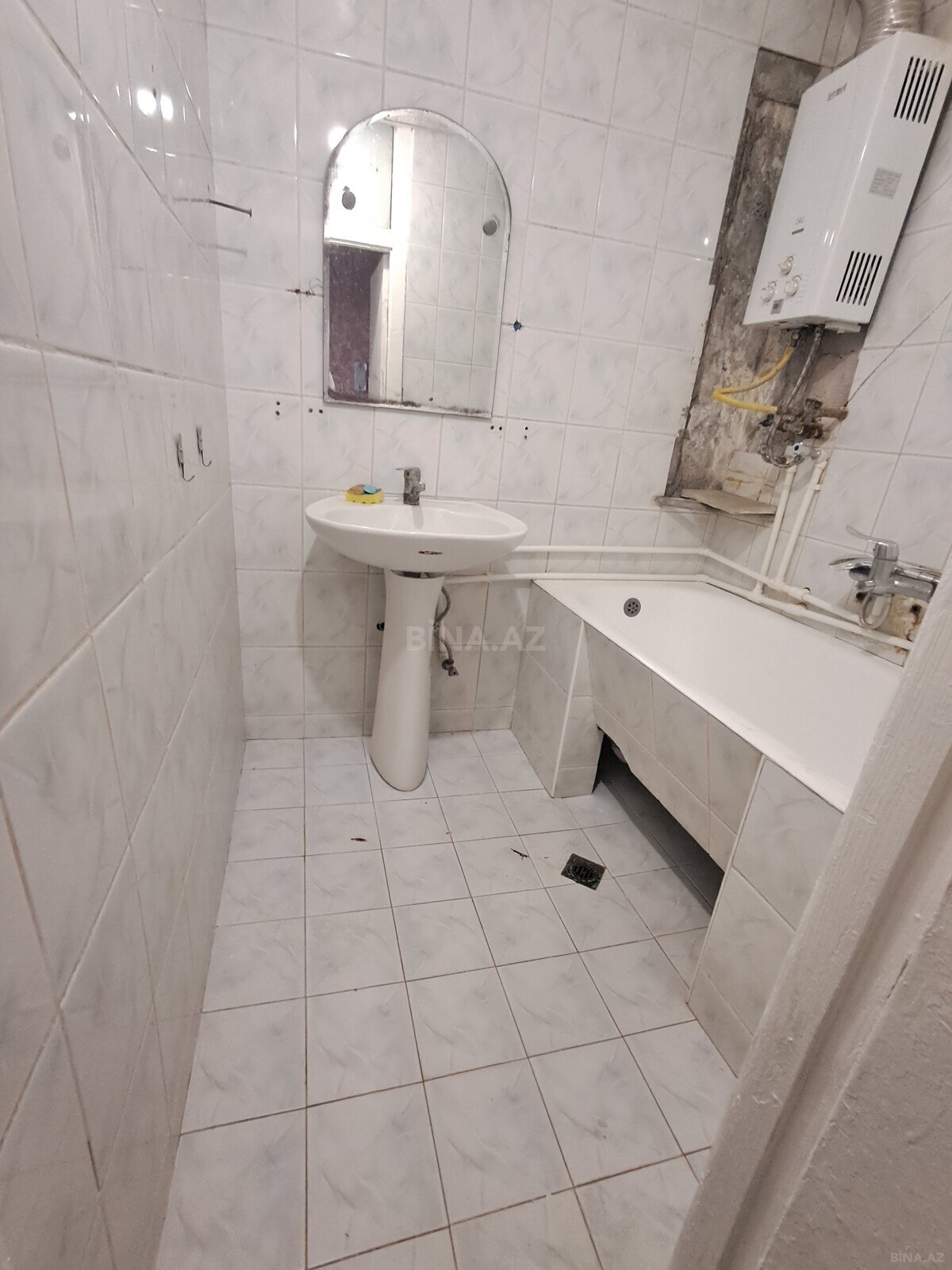 2 otaqlı köhnə tikili 50 m², Bakıxanov q. - şəkil 3
