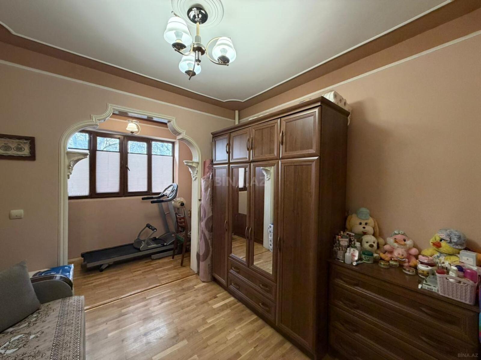 Satılır 3 otaqlı köhnə tikili 80 m², Əhmədli m. - əsas şəkil