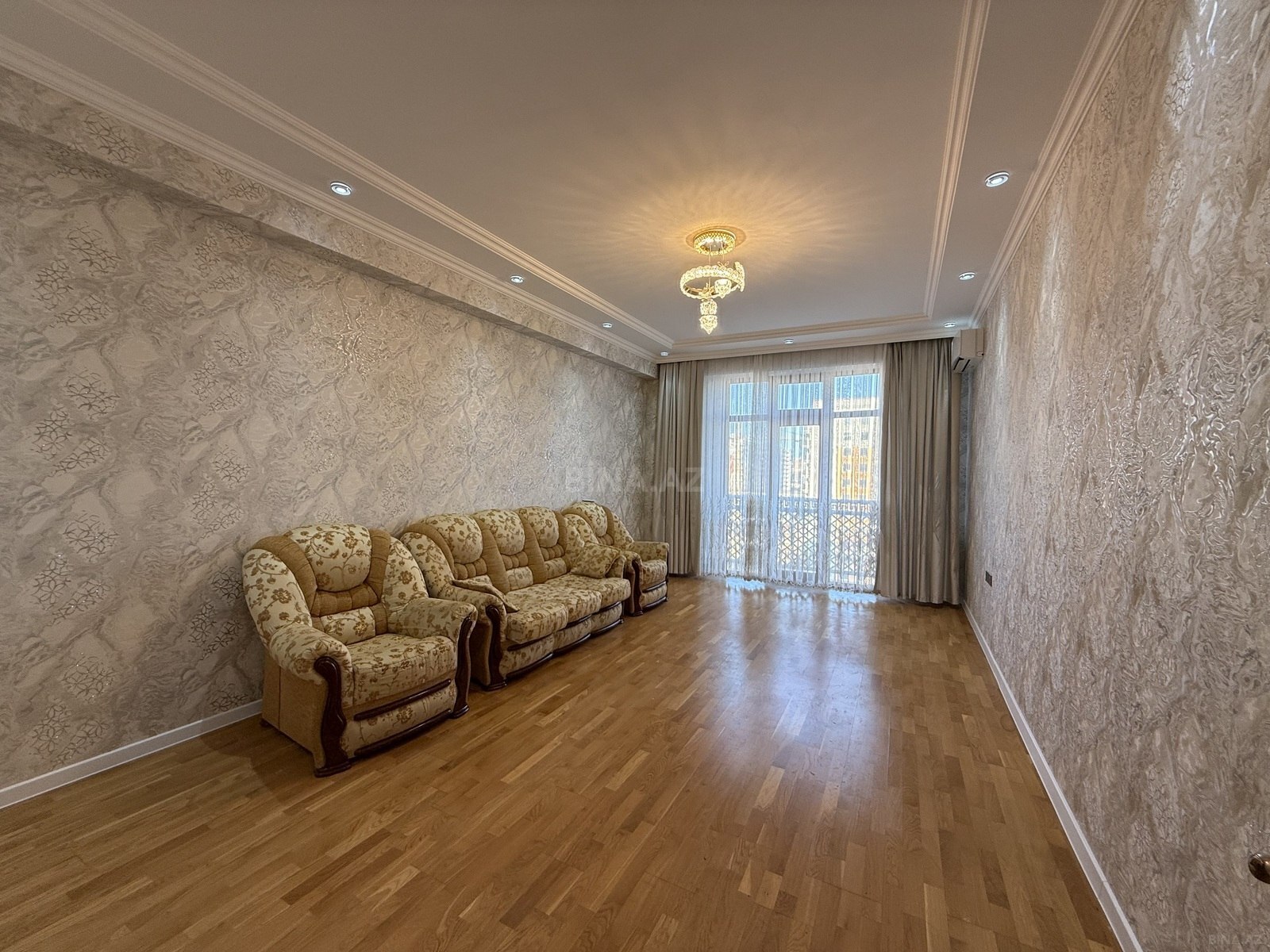 Satılır 3 otaqlı yeni tikili 112 m², Qara Qarayev m. - əsas şəkil