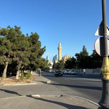 2 otaqlı köhnə tikili 40 m², Elmlər Akademiyası m.