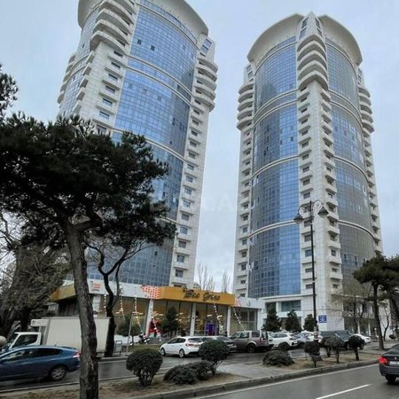4 otaqlı yeni tikili 245 m², Nizami m.