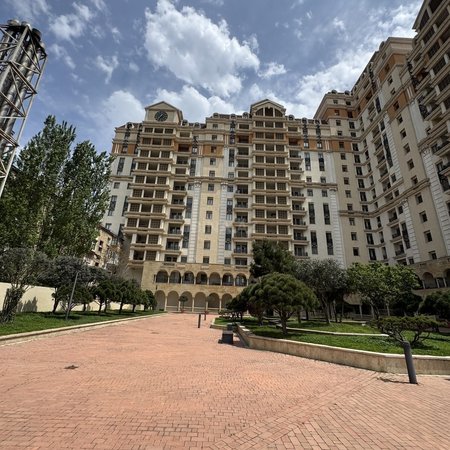 4 otaqlı yeni tikili 230 m², Nizami m.