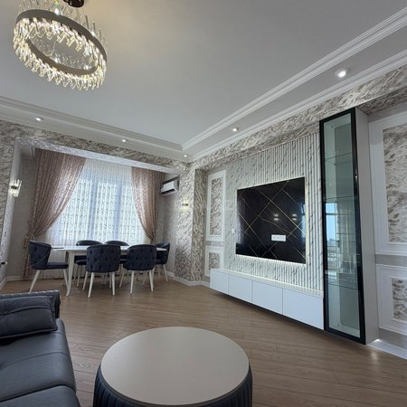 3 otaqlı yeni tikili 138 m², 28 May m.