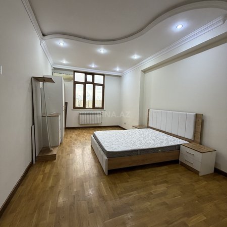2 otaqlı yeni tikili 85 m², İnşaatçılar m.