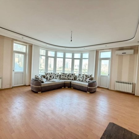 3 otaqlı yeni tikili 145 m², İnşaatçılar m.