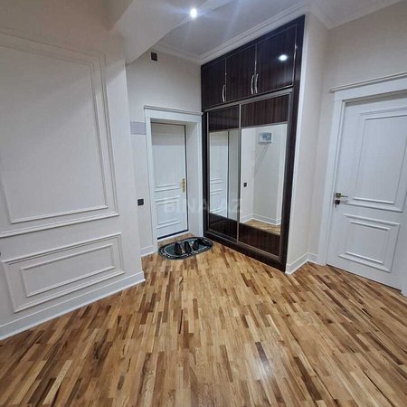 4 otaqlı yeni tikili 160 m², 8-ci mikrorayon q.
