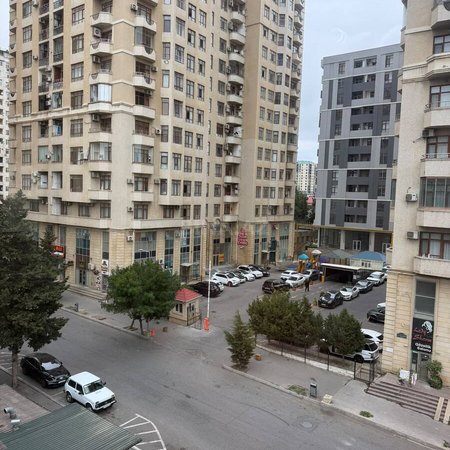 1 otaqlı köhnə tikili 35 m², İnşaatçılar m.