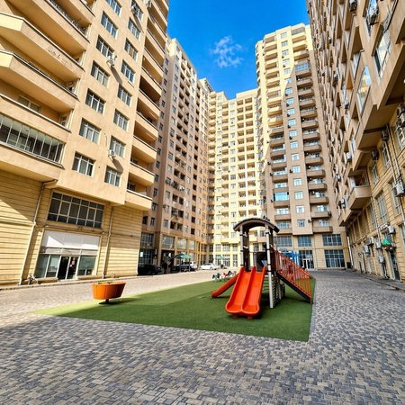 3 otaqlı yeni tikili 142 m², 8 Noyabr m.