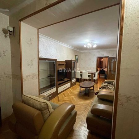 3 otaqlı köhnə tikili 70 m², Neftçilər m.